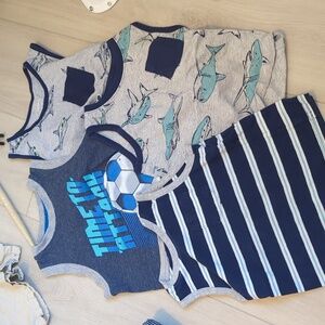 Muscle shirts (different sizes but fit the same)